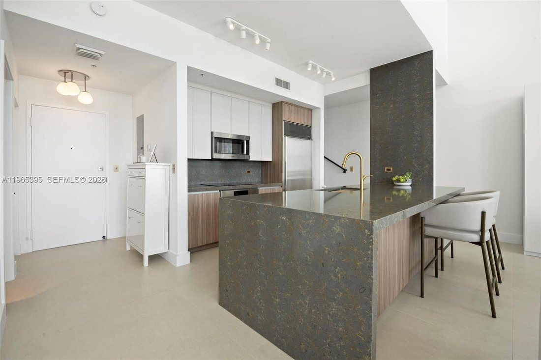 Condo in Miami, Florida, United States 4 - 17284835