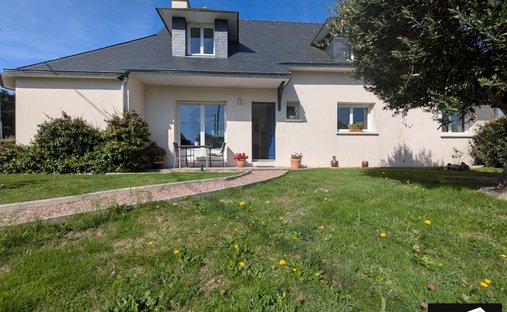 House in Saint-Gildas-de-Rhuys, Brittany, France 1