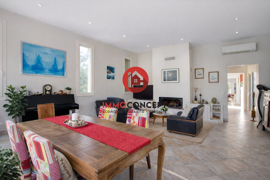 Villa in Arrondissement of Nimes, Occitania, France 3 - 17284426