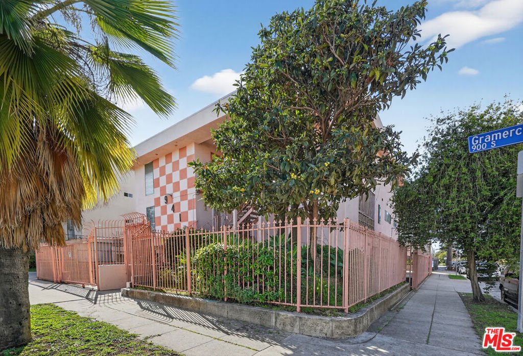 Los Angeles, California, United States 4 - 17284747