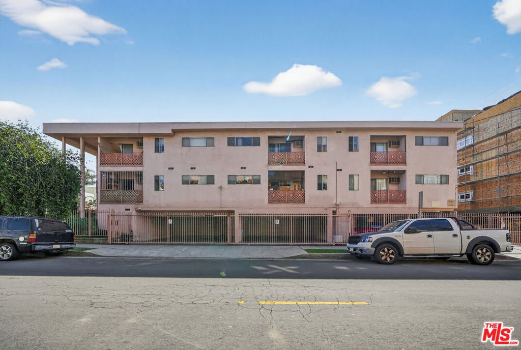 Los Angeles, California, United States 5 - 17284747