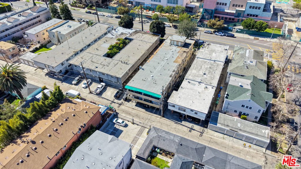 Los Angeles, California, United States 3 - 17284751