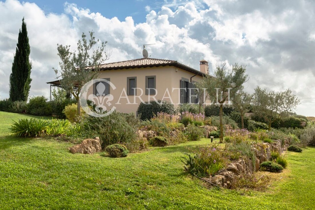 Villa in Montalto di Castro, Lazio, Italy 1 - 11714379