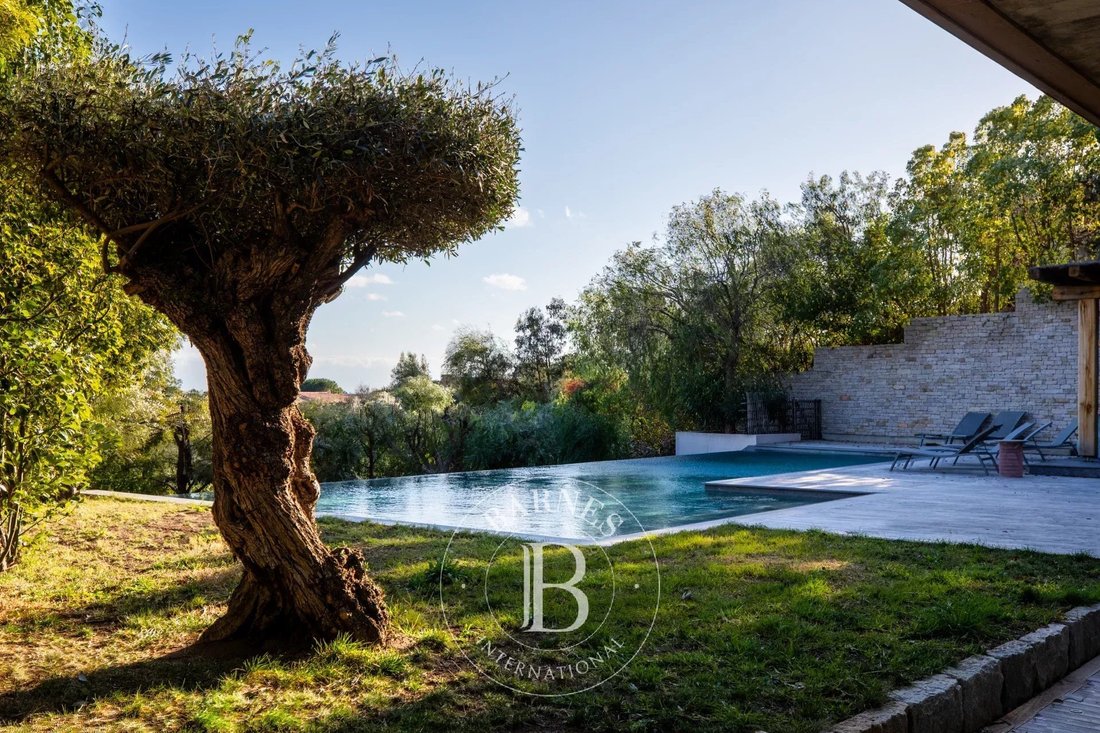 Villa in Porto-Vecchio, Corsica, France 2 - 17281324