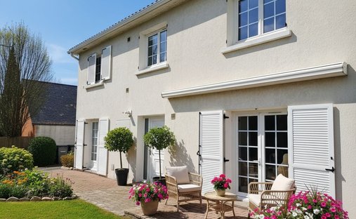 House in Saint-Ay, Centre-Val de Loire, France 1