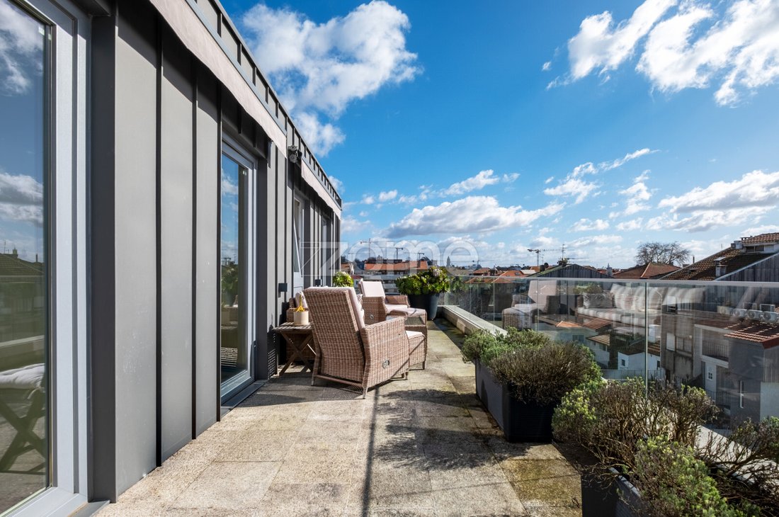 Apartment in Cedofeita, Santo Ildefonso, Se, Miragaia, Sao Nicolau e Vitoria, Porto District, Portugal 1 - 17283982