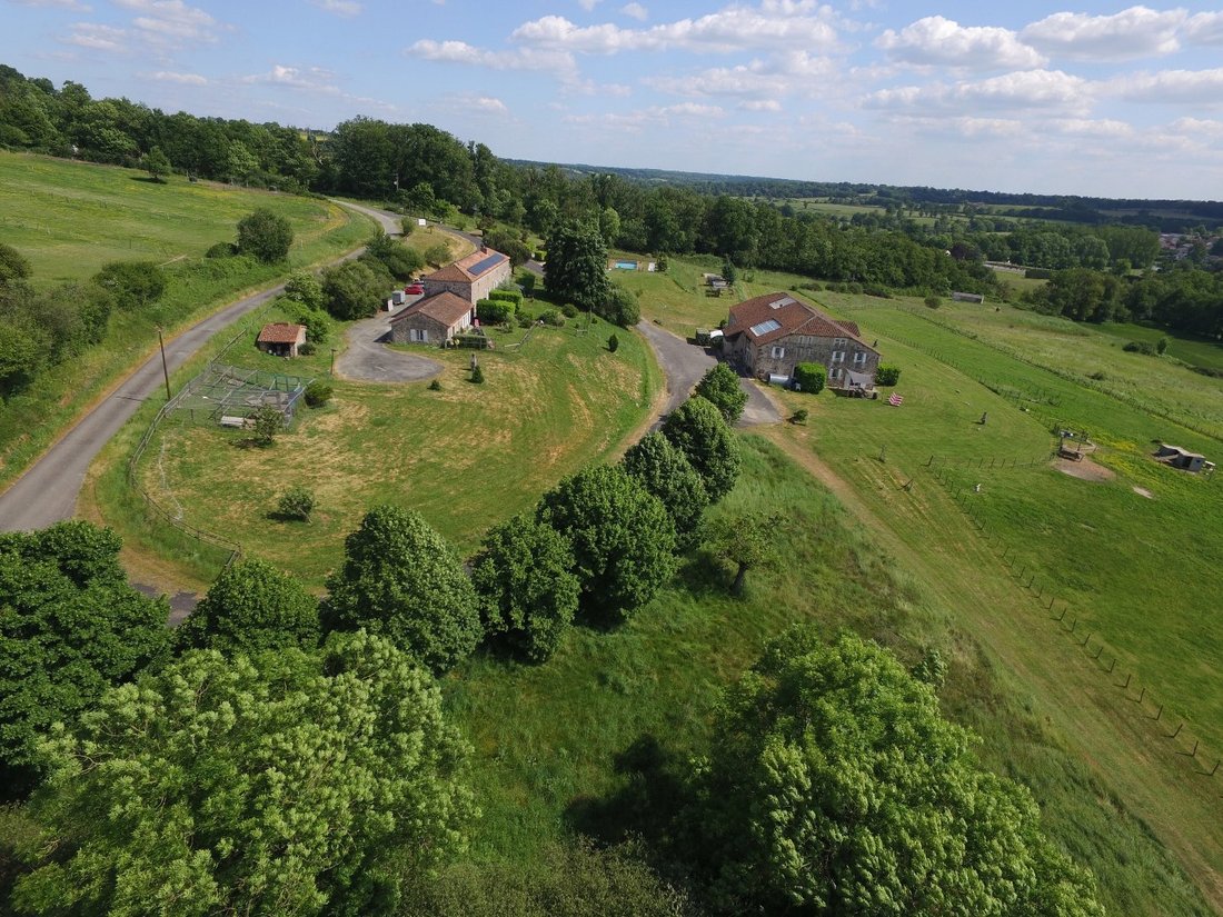 Estate in Availles-Limouzine, Nouvelle-Aquitaine, France 1 - 17283878