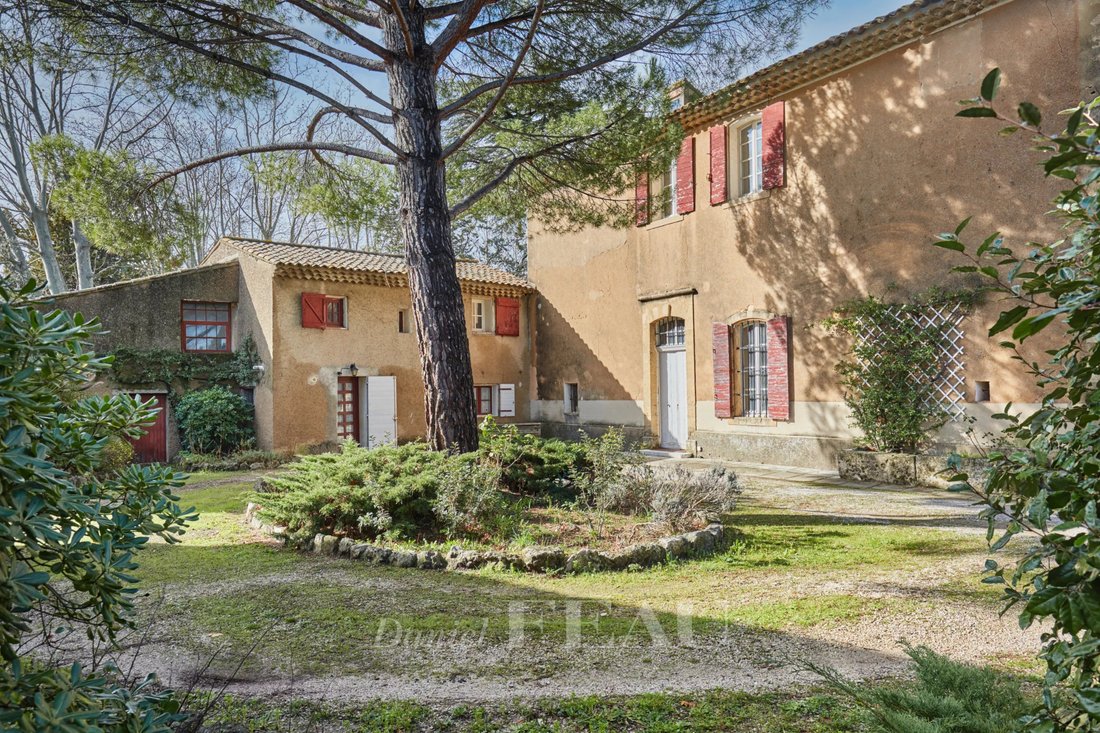 Estate in Grand Sud- Aix la Duranne, Aix-en-Provence, France 2 - 17281345