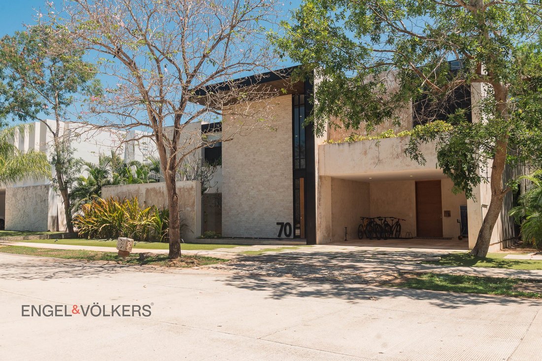 House in Yucatán Country Club, Yucatan, Mexico 2 - 17283410
