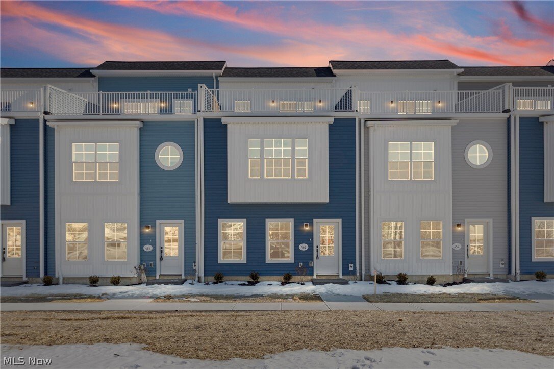 Townhouse in Lorain, Ohio, United States 2 - 17282129