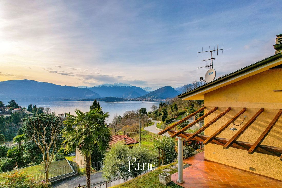 Villa in Laveno-Mombello, Lombardy, Italy 1 - 17285128