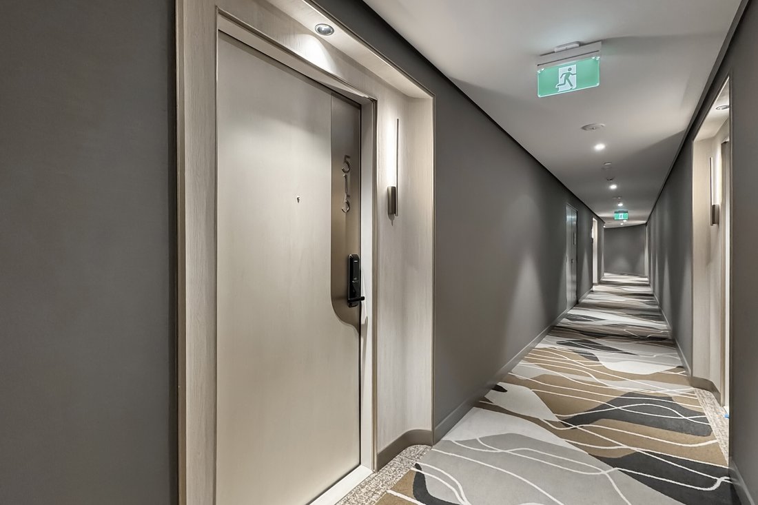 Condo in Toronto, Ontario, Canada 3 - 17285055