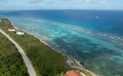Land in East End, East End, Cayman Islands 1