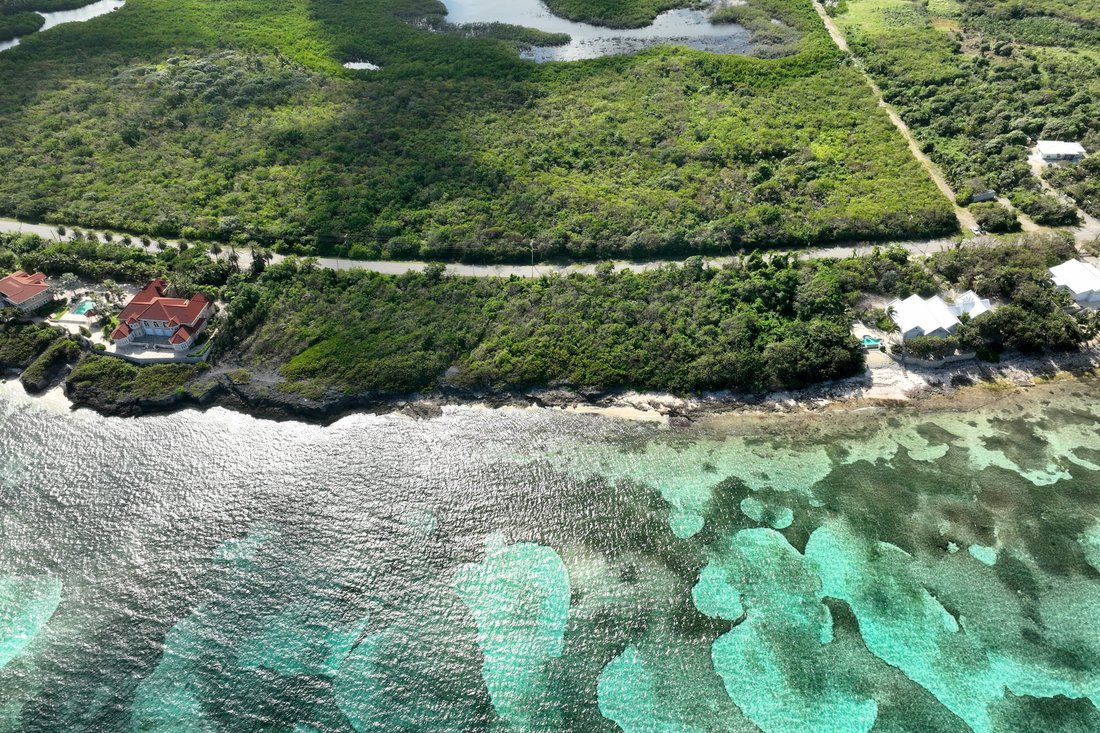 Land in East End, East End, Cayman Islands 1 - 13130050