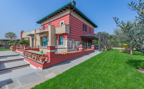 Villa in Erbusco, Lombardy, Italy 1