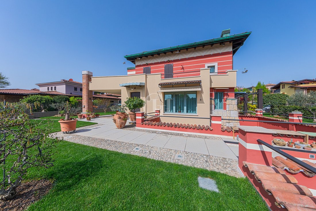 Villa in Erbusco, Lombardy, Italy 2 - 14235884