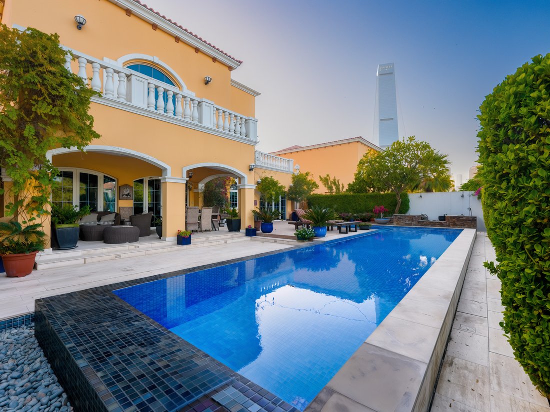 Villa in Jumeirah Park, Dubai, United Arab Emirates 2 - 17097800