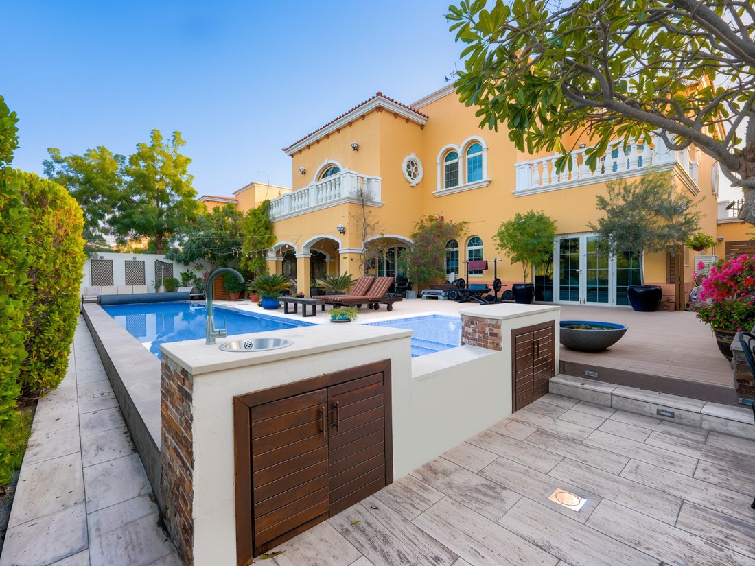Villa in Jumeirah Park, Dubai, United Arab Emirates 3 - 17097800