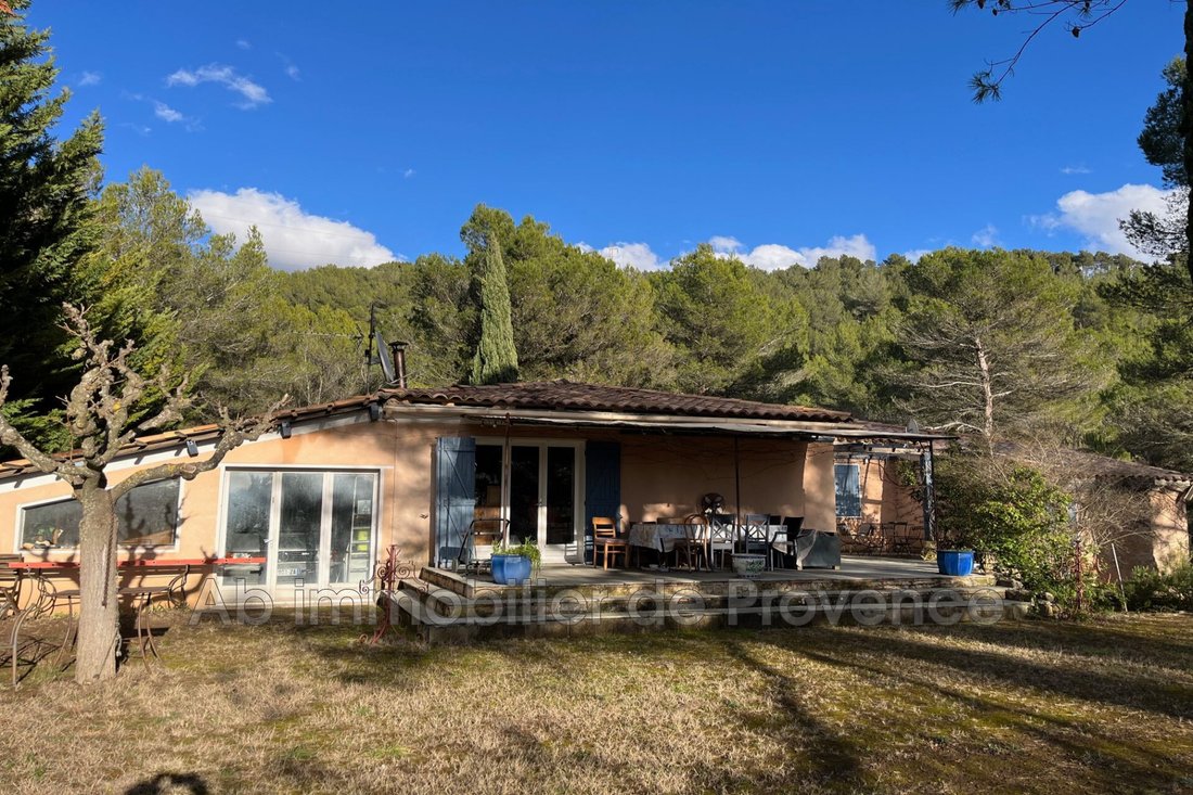 Villa in Rognes, Provence-Alpes-Côte d'Azur, France 1 - 17285257