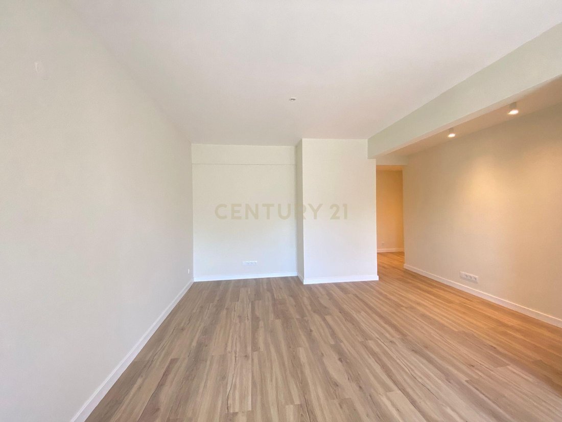 Apartment in Carnide, Lisbon, Portugal 5 - 17283357