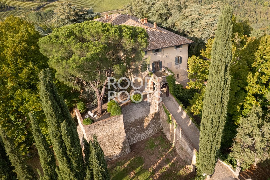Castle in Castelnuovo Berardenga, Tuscany, Italy 1 - 17285266