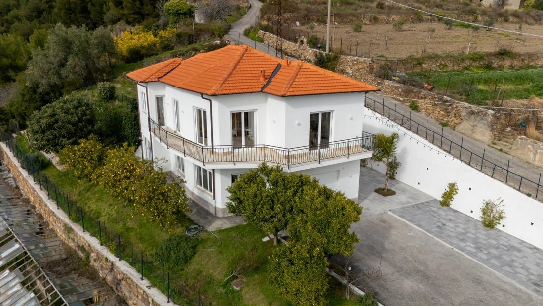 Villa in Bussana Vecchia, Sanremo, Liguria 1 - 17138857