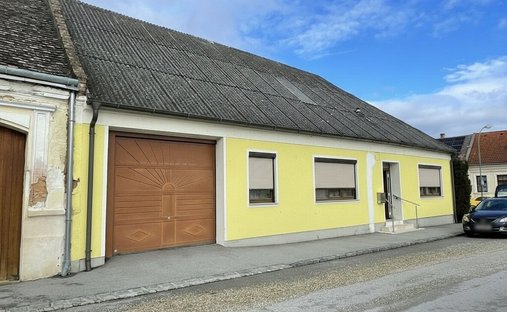 Country House in Poysbrunn, Lower Austria, Austria 1