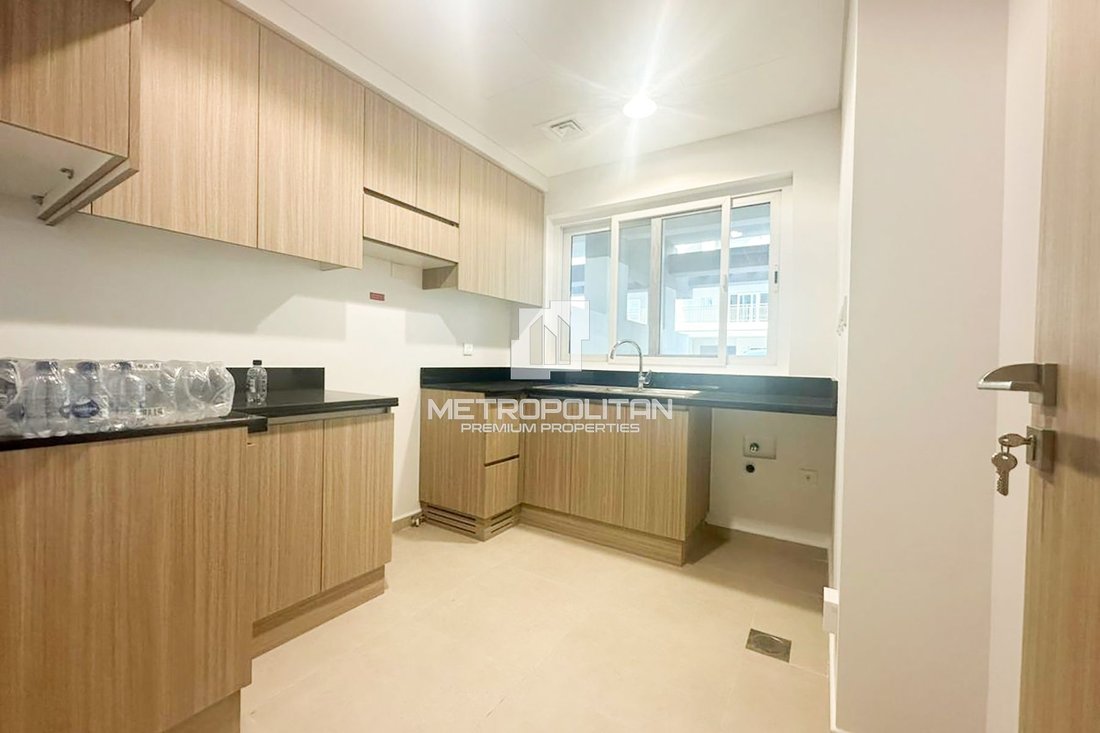 Townhouse in Damac Hills 2, Dubai, United Arab Emirates 2 - 17285917