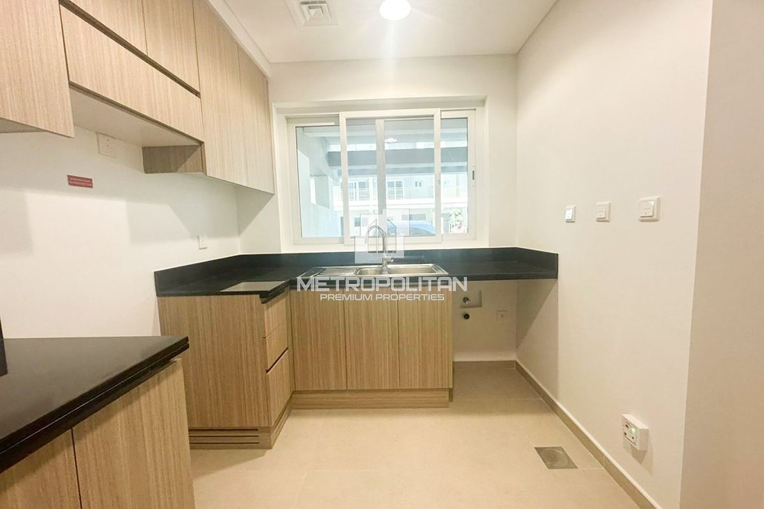 Townhouse in Damac Hills 2, Dubai, United Arab Emirates 3 - 17285917