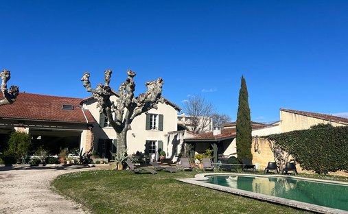 Villa in Avignon, Provence-Alpes-Côte d'Azur, France 1