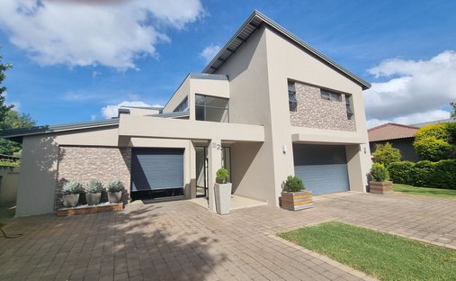 Country House in Silverwoods Country Estate, Gauteng, South Africa 1