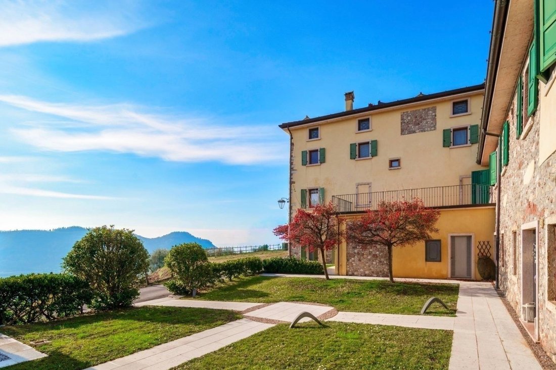 House in Garda, Veneto, Italy 1 - 17285935