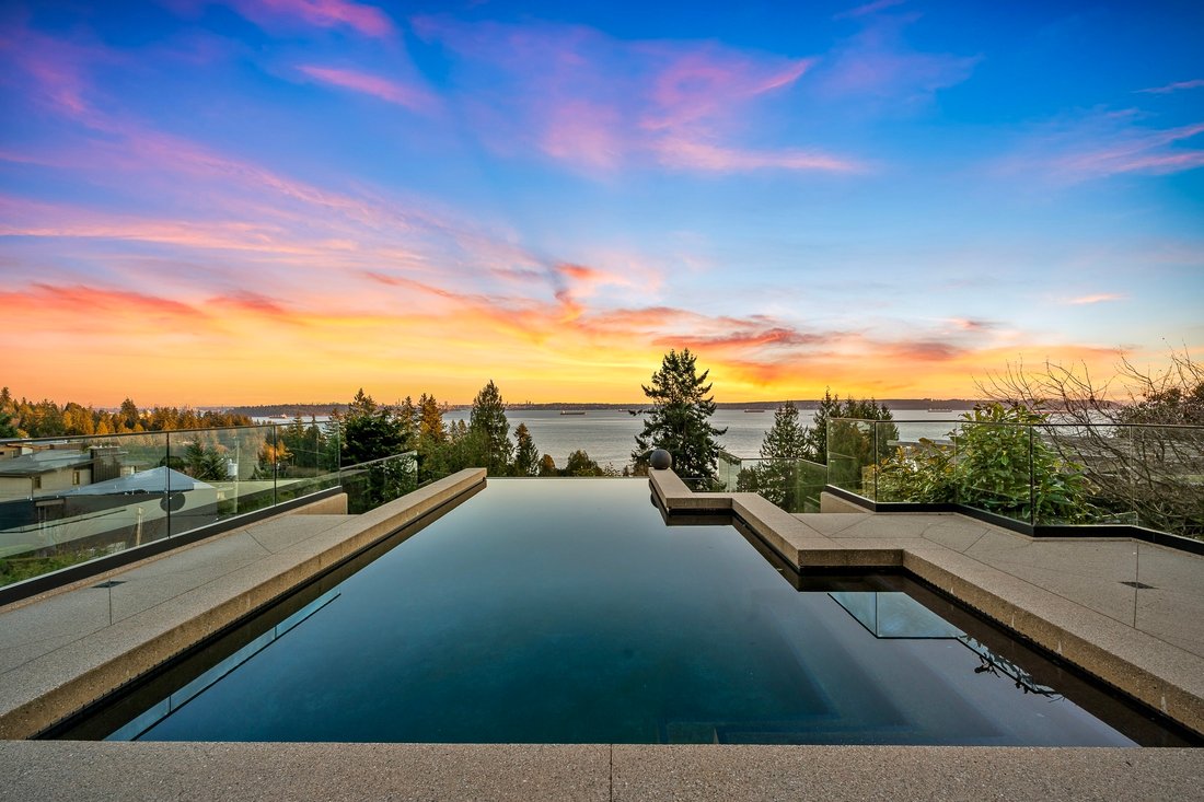 House in West Vancouver, British Columbia, Canada 2 - 17288331