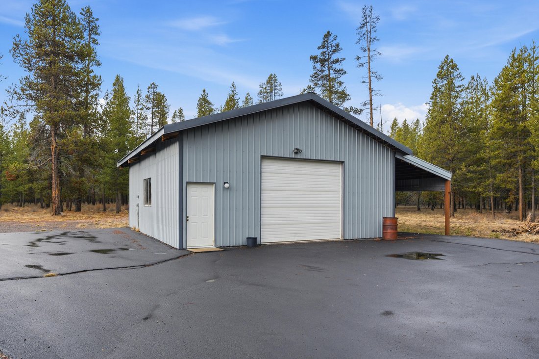 House in La Pine, Oregon, United States 5 - 17288131