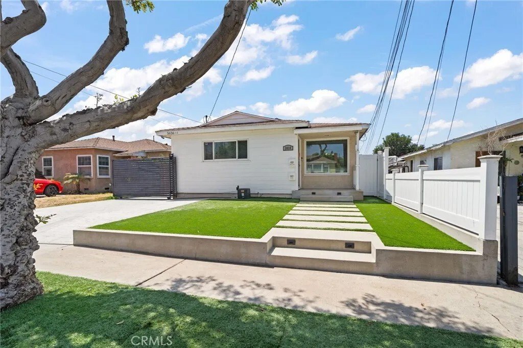 Inglewood, California, United States 1 - 17286395