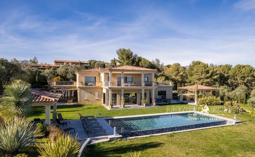 Villa in Sud, Roquefort-les-Pins, France 1