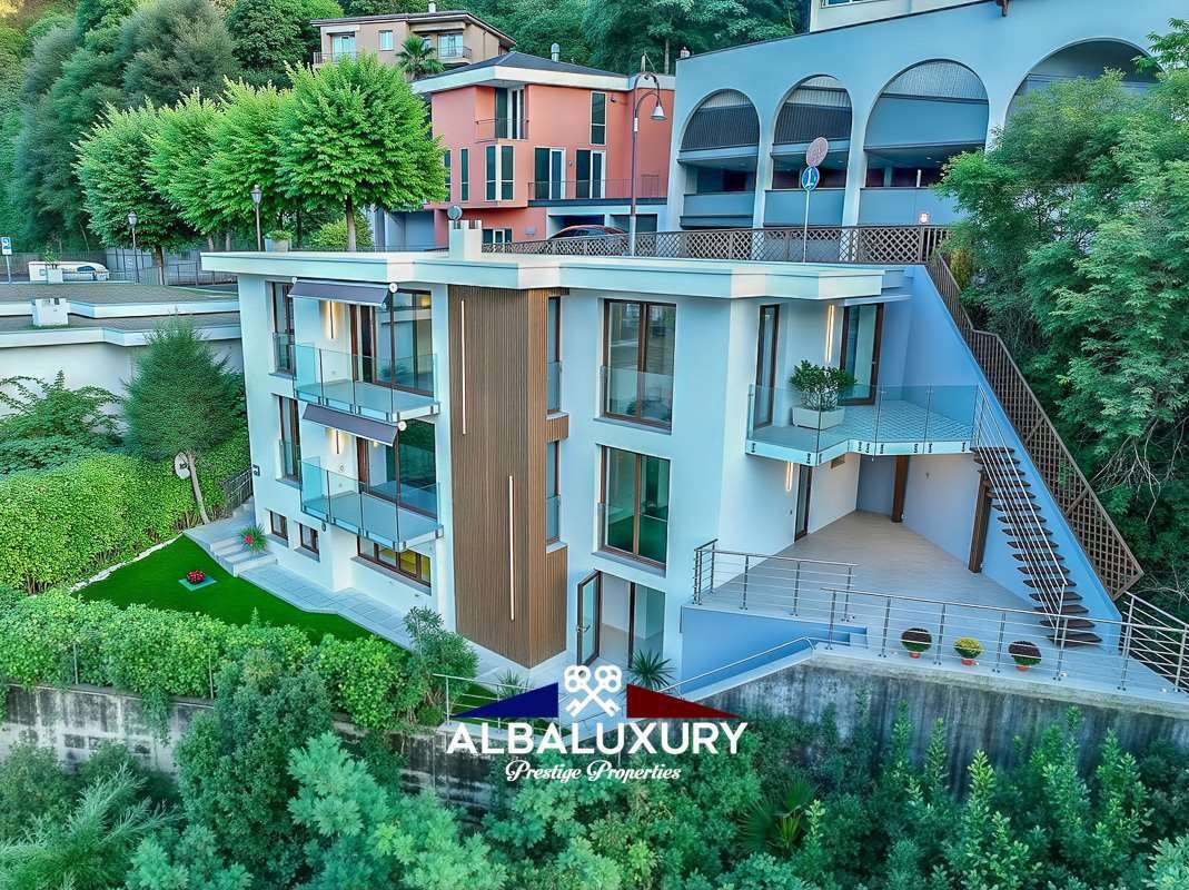 Villa in Campione d'Italia, Lombardy, Italy 1 - 17288647