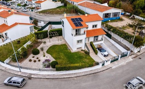 Townhouse in Santa Maria, Sao Pedro e Sobral da Lagoa, Leiria District, Portugal 1