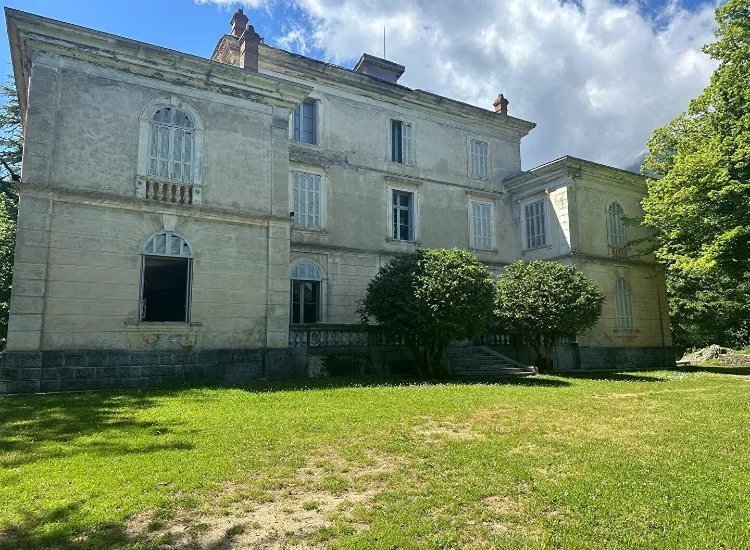 Estate in Santo-Pietro-di-Venaco, Corsica, France 2 - 17286261