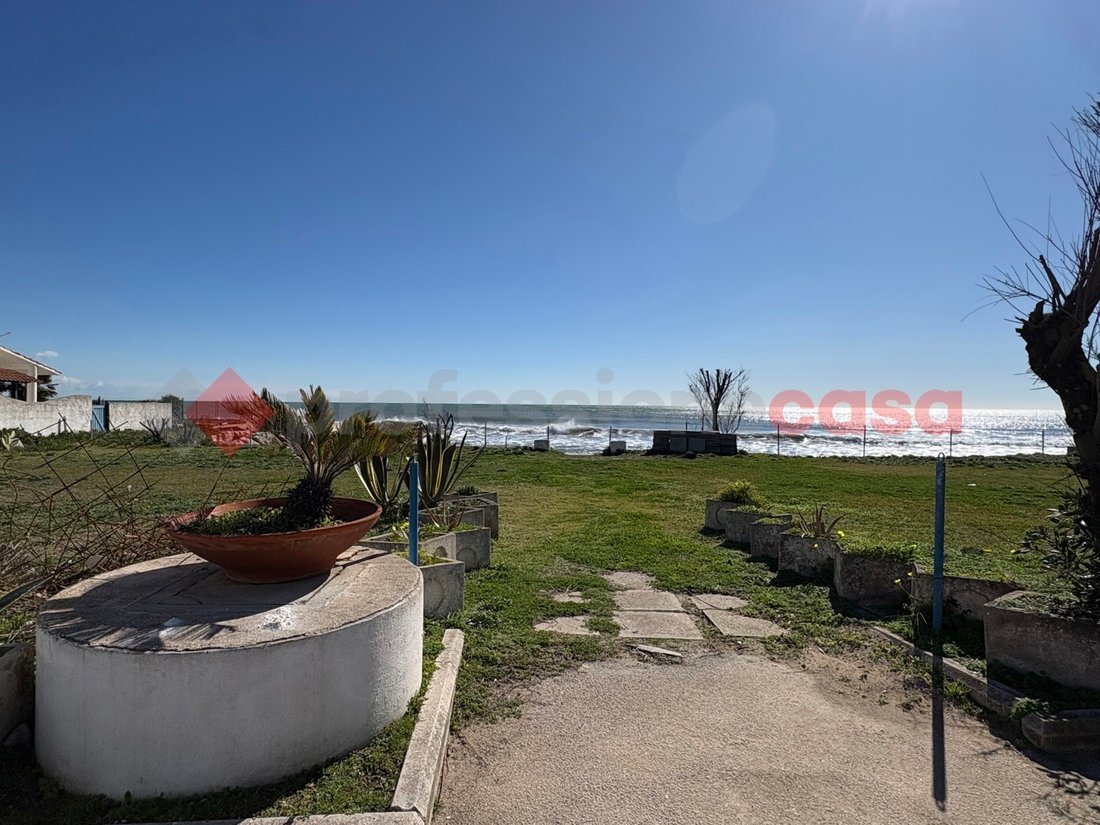 Townhouse in San Felice Circeo, Lazio, Italy 1 - 17289739