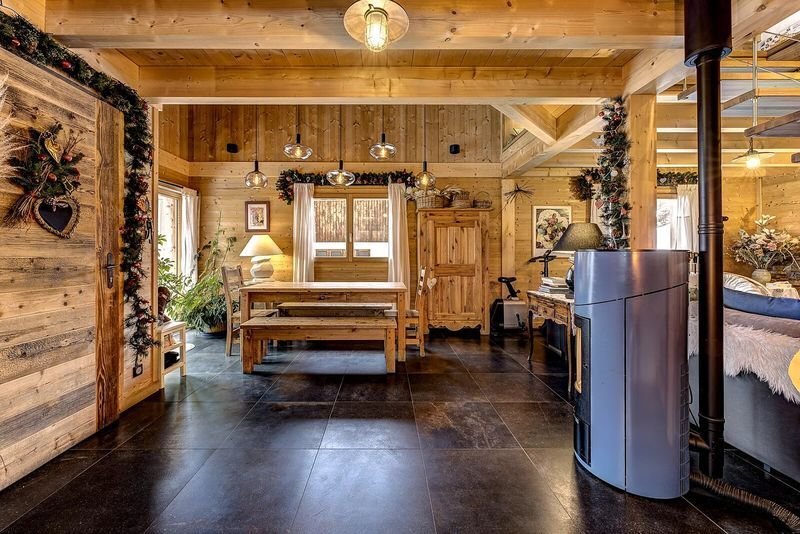 Chalet in Morzine, Auvergne-Rhône-Alpes, France 1 - 17143152