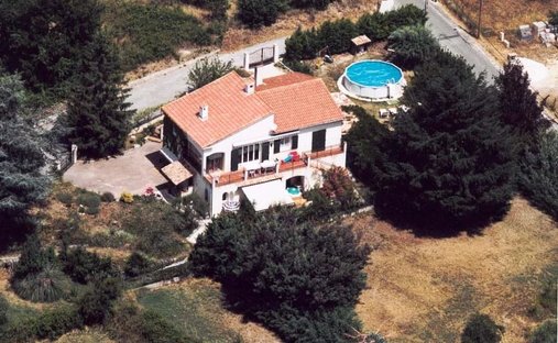 House in Nord-Hameaux, Contes, France 1