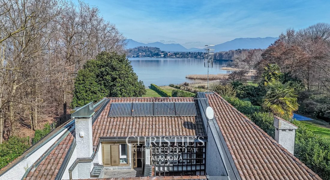 Villa in Ranco, Lombardy, Lombardy, Italy 5 - 17287355