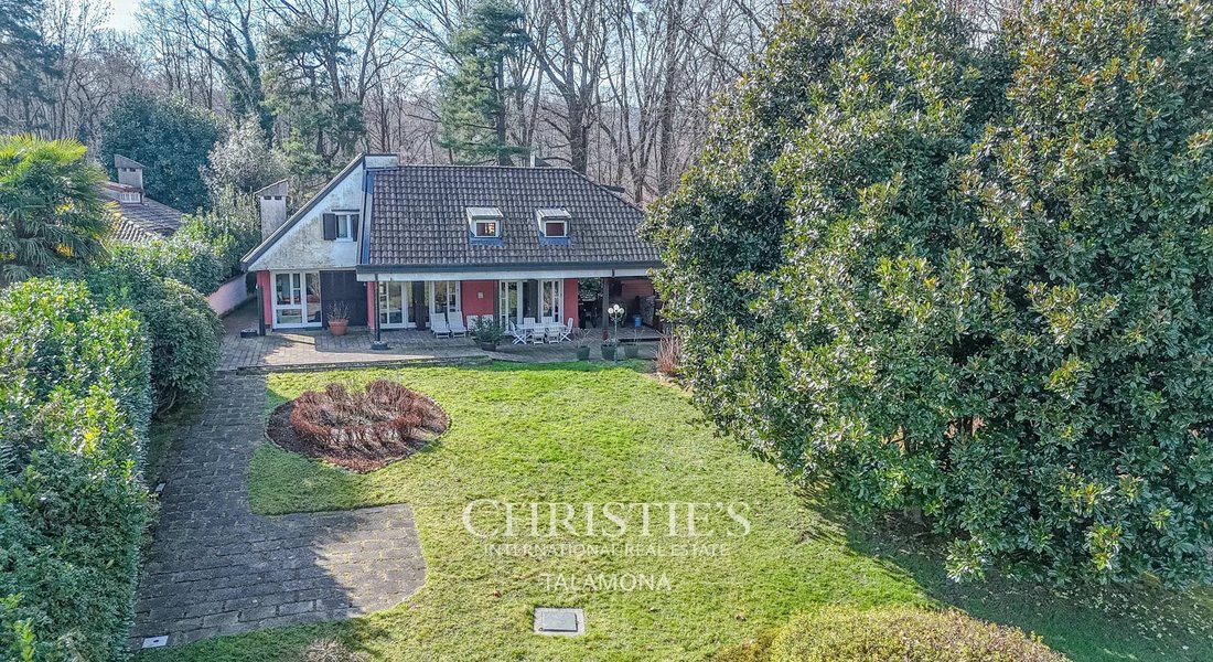 Villa in Ranco, Lombardy, Lombardy, Italy 2 - 17287355