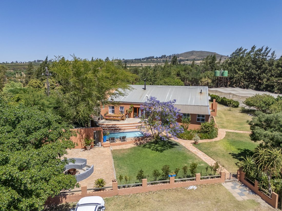 Farm Ranch in Johannesburg, Gauteng, South Africa 1 - 17249643