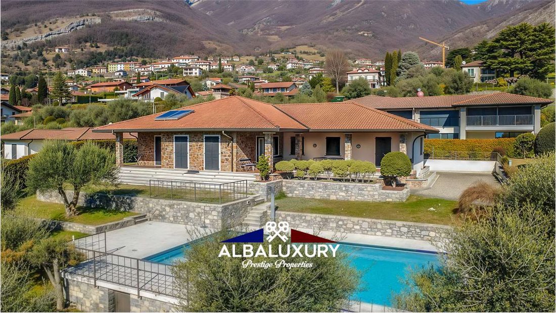 Villa in Griante, Lombardy, Italy 2 - 17288674