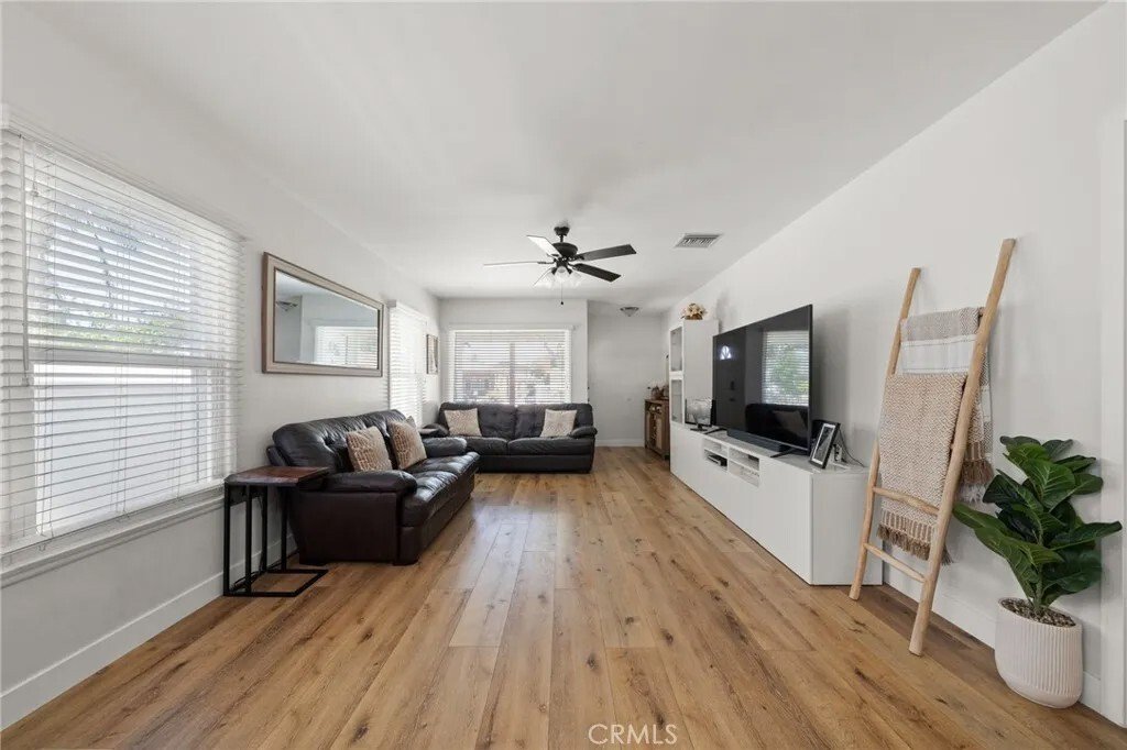 Inglewood, California, United States 5 - 17286395