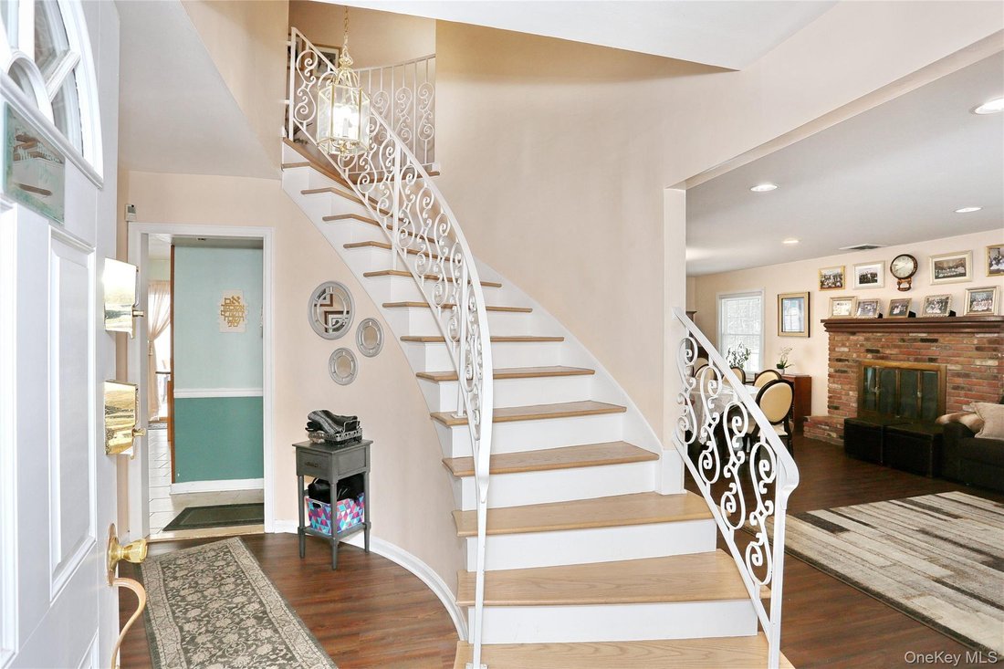 House in Airmont, New York, United States 3 - 17289013