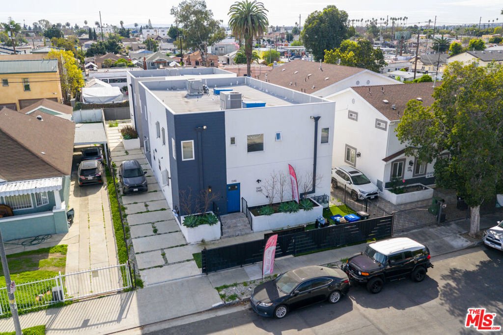 Los Angeles, California, United States 2 - 17291278