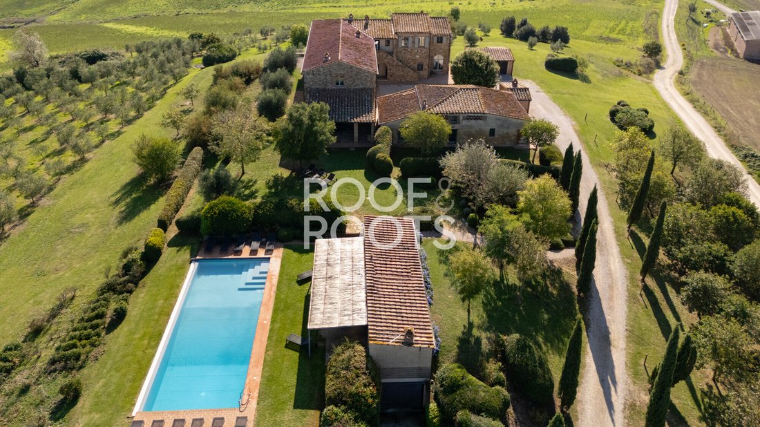 Villa in Asciano, Tuscany, Italy 2 - 17286958